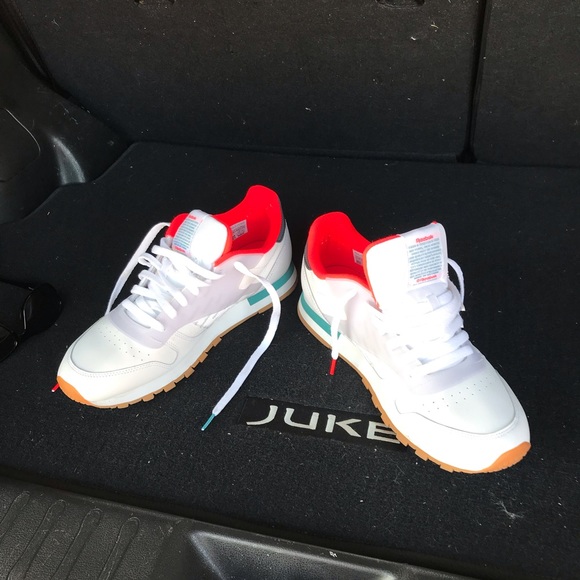 Jordan’s retros size 10 - Picture 2 of 3